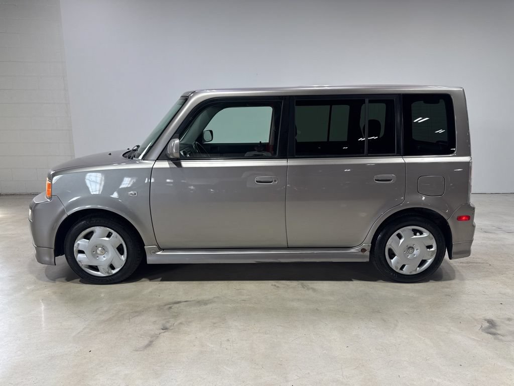 Used 2005 Scion xB FWD image 4