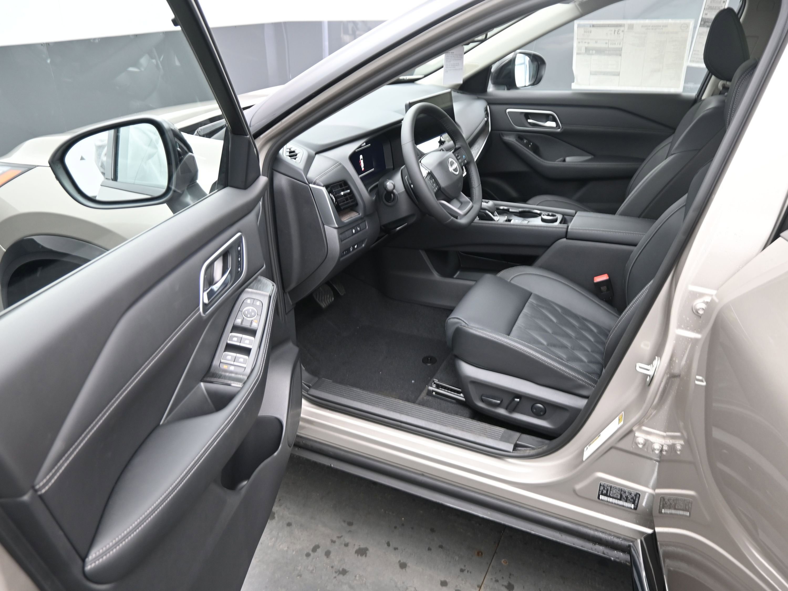 New 2026 Nissan Rogue Platinum image 10