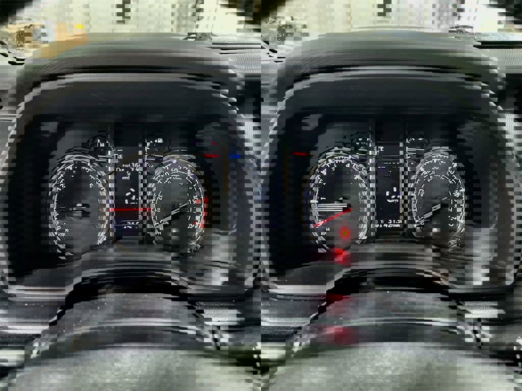 Used 2020 Toyota 4Runner Venture w/ Moonroof Package image 17