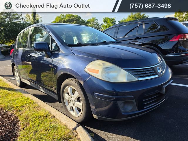 Used 2008 Nissan Versa Hatchback w/ Convenience Pkg FWD image 3