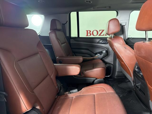 Used 2019 Chevrolet Suburban Premier w/ Premier Plus Edition RWD image 18