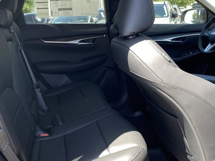 New 2025 INFINITI QX50 Pure image 28
