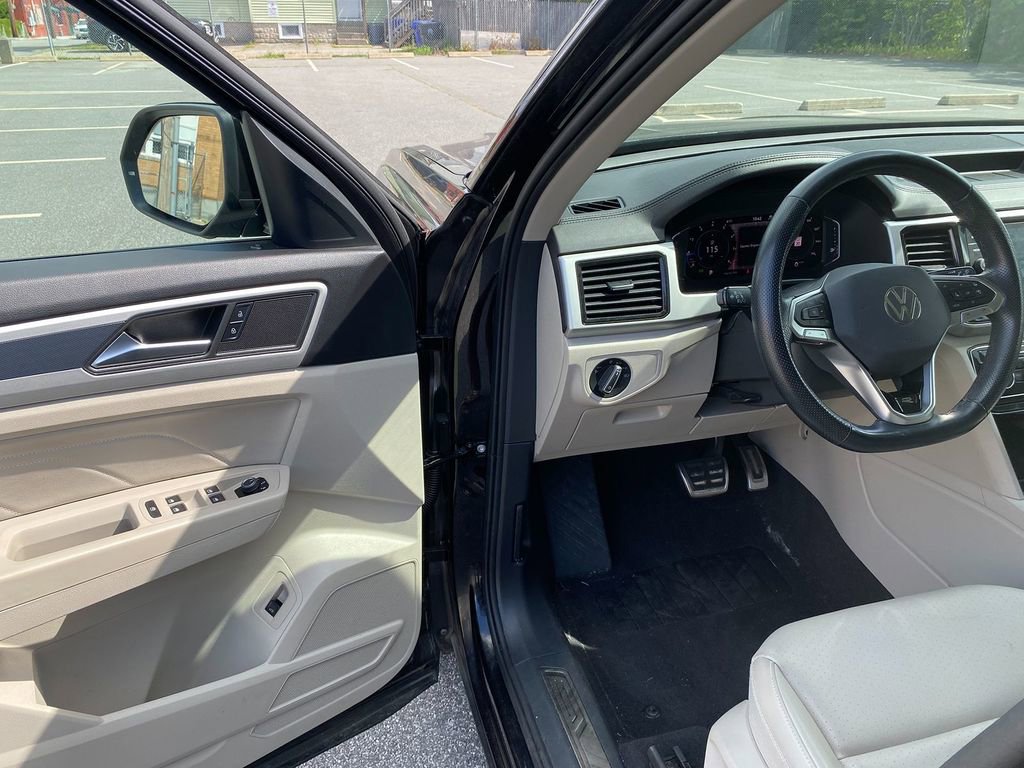 Used 2022 Volkswagen Atlas SEL R-Line image 10