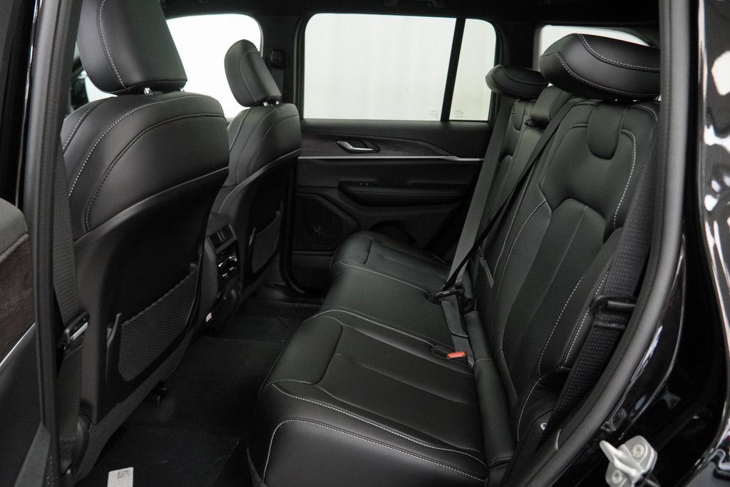 New 2025 Jeep Grand Cherokee Limited w/ Trailer Tow Package image 17