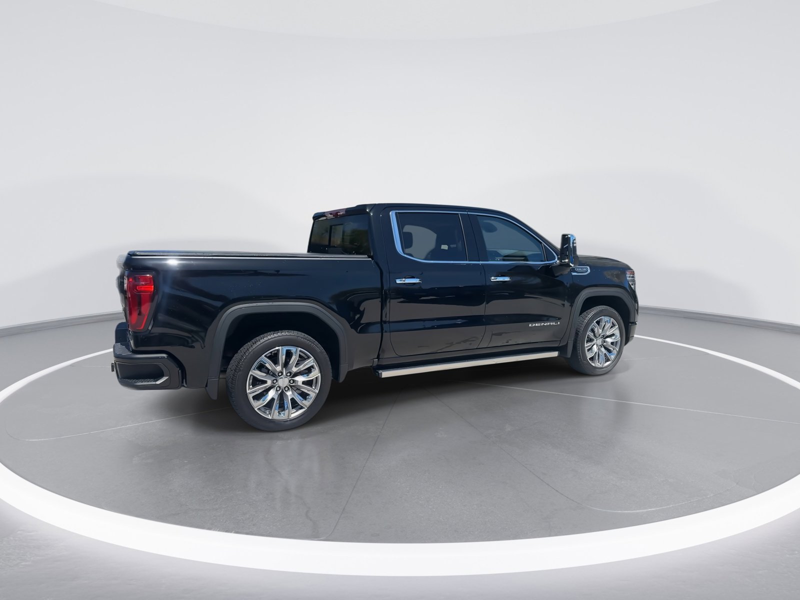 Used 2024 GMC Sierra 1500 Denali w/ Denali Reserve Package image 9