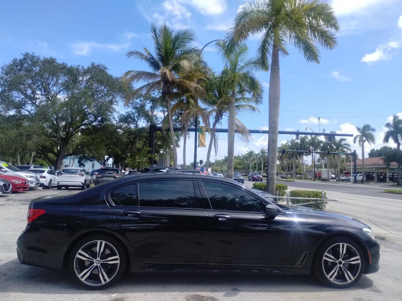 Used 2016 BMW 750i image 19