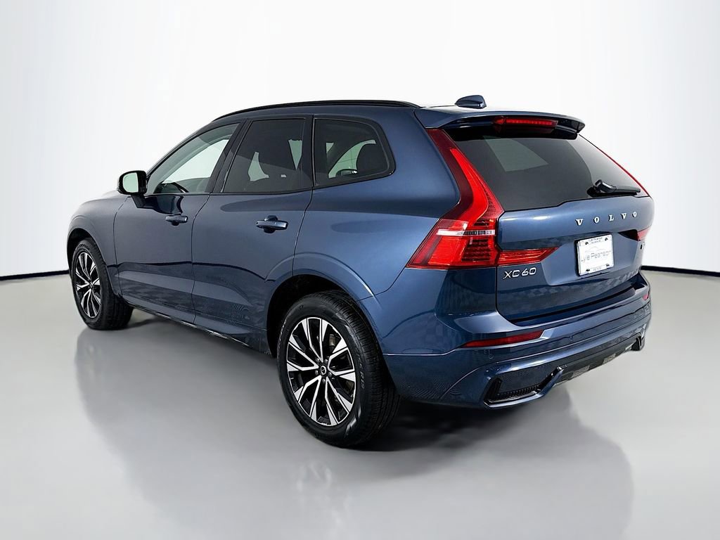 Used 2025 Volvo XC60 B5 Core AWD/4WD image 3