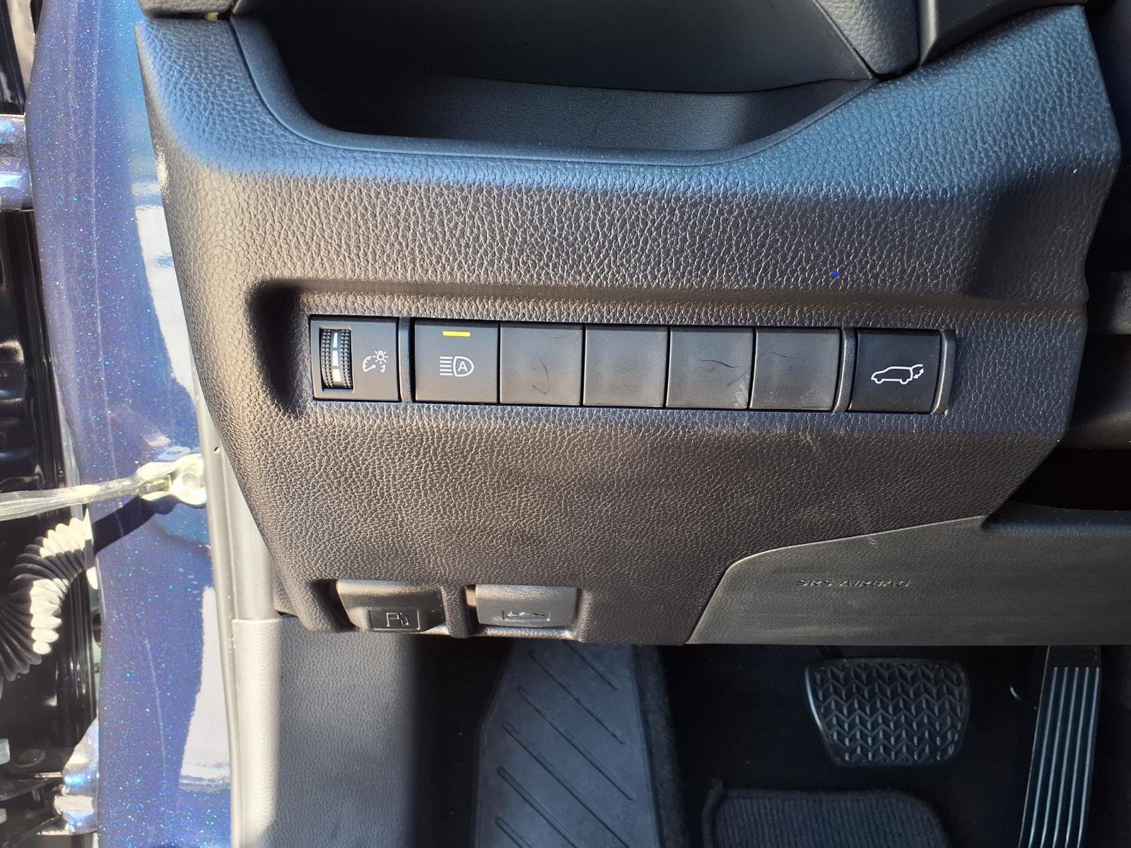 Used 2025 Toyota RAV4 XLE Premium FWD image 24