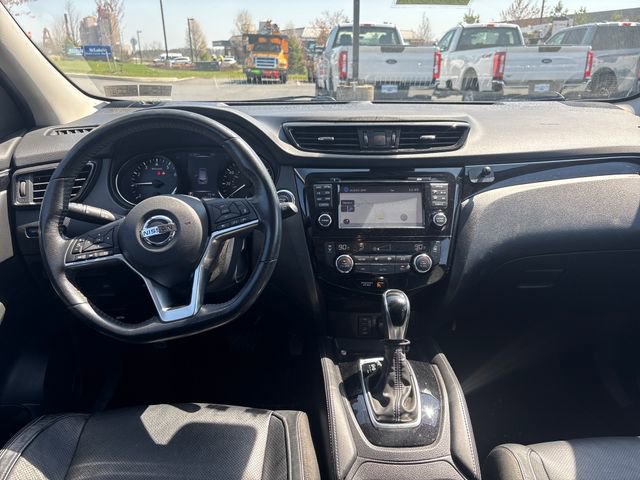 Used 2017 Nissan Rogue Sport SL w/ SL Premium Package image 12