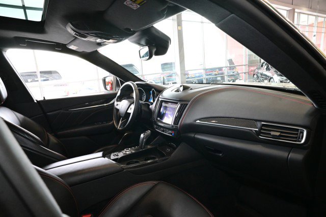 Used 2019 Maserati Levante GranLusso AWD/4WD image 32