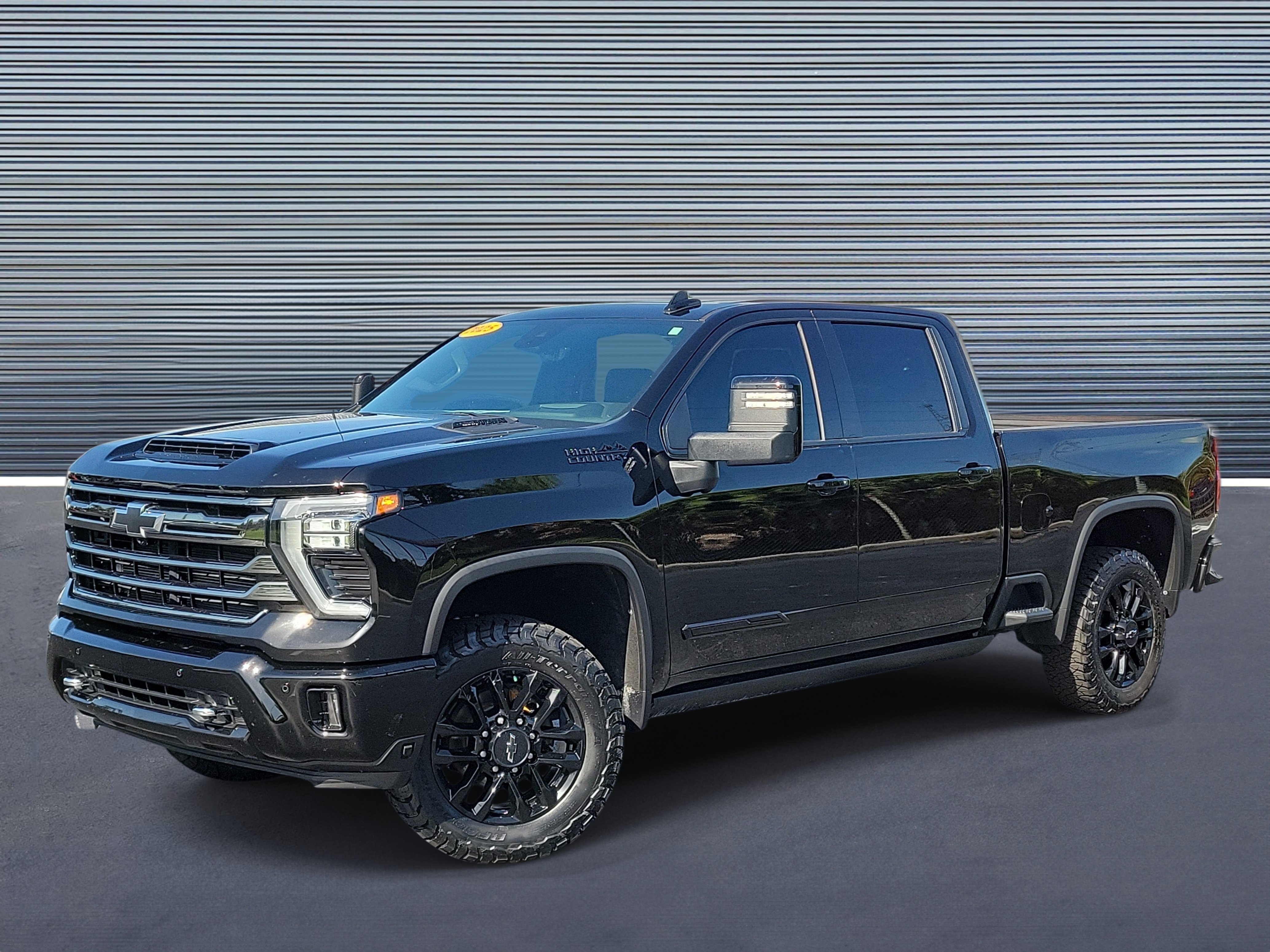 Used 2025 Chevrolet Silverado 2500 High Country w/ Midnight Edition AWD/4WD 360° Tour