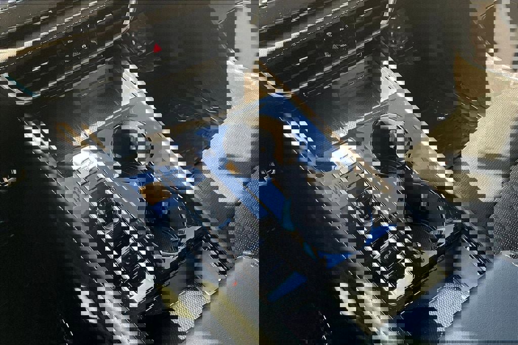 Certified 2024 Volkswagen Atlas SEL Premium R-Line image 17