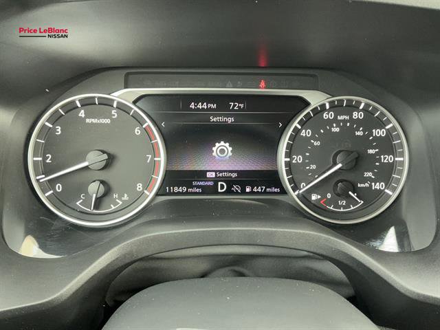 Used 2025 Nissan Rogue SV image 9