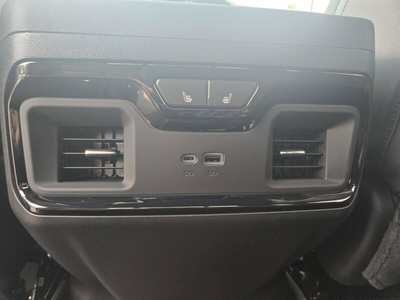 New 2026 GMC Sierra 1500 AT4 w/ AT4 Premium Package AWD/4WD image 25