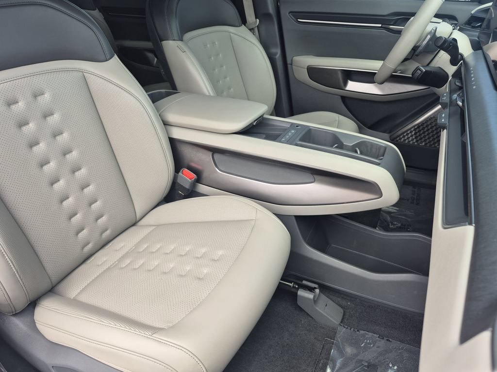 Certified 2024 Kia EV9 Wind AWD/4WD image 16