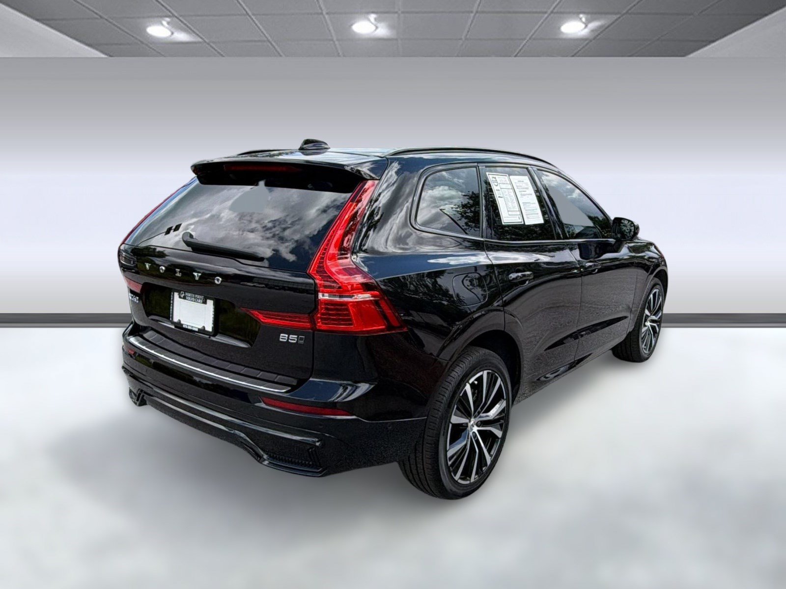 Certified 2024 Volvo XC60 B5 Plus w/ Protection Package Premier AWD/4WD image 9