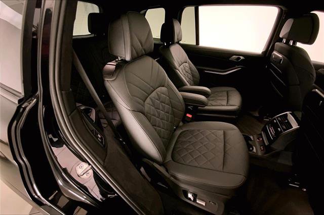 Certified 2024 BMW X7 xDrive40i w/ M Sport Package image 15