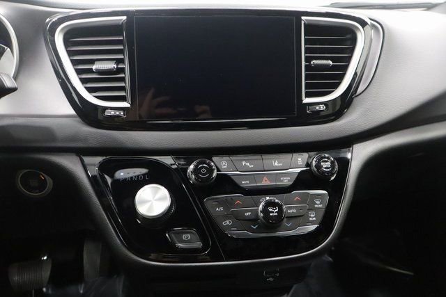 New 2026 Chrysler Voyager LX image 19