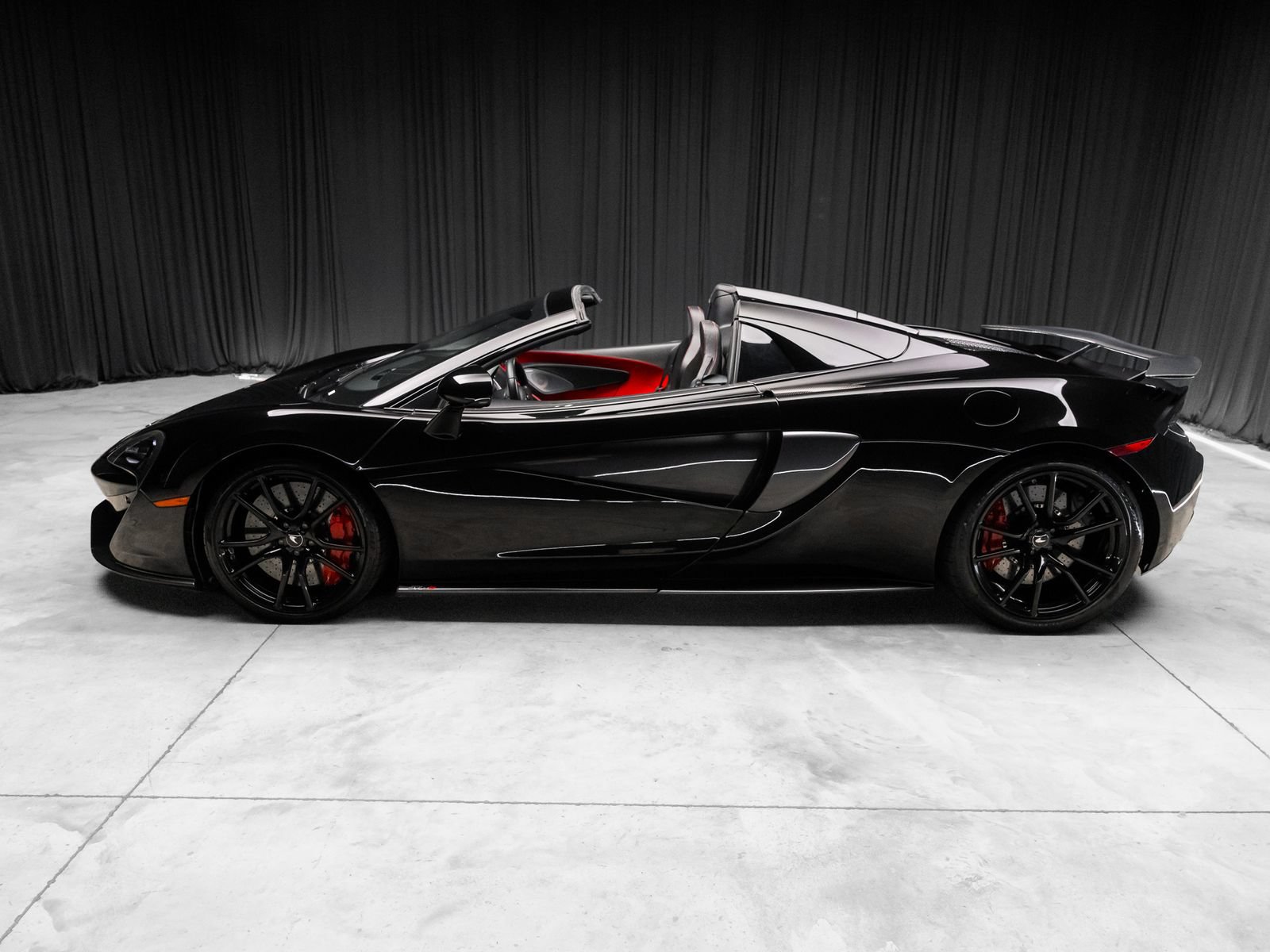 Used 2019 McLaren 570S Spider RWD image 10