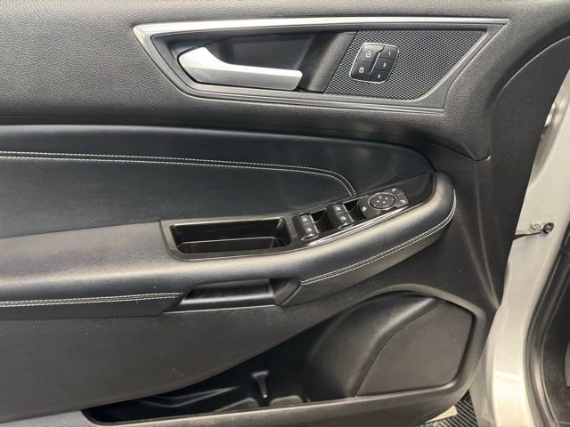 Used 2018 Ford Edge Titanium w/ Technology Package image 25