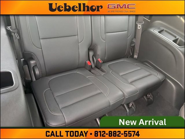 Used 2023 GMC Acadia SLT w/ Preferred Package image 9