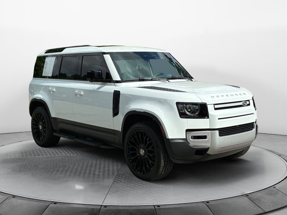 Used 2025 Land Rover Defender 110 S AWD/4WD image 3