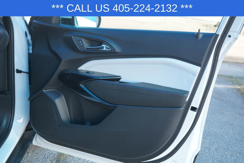 Used 2025 Chevrolet Trax LT w/ LT Convenience Package image 22