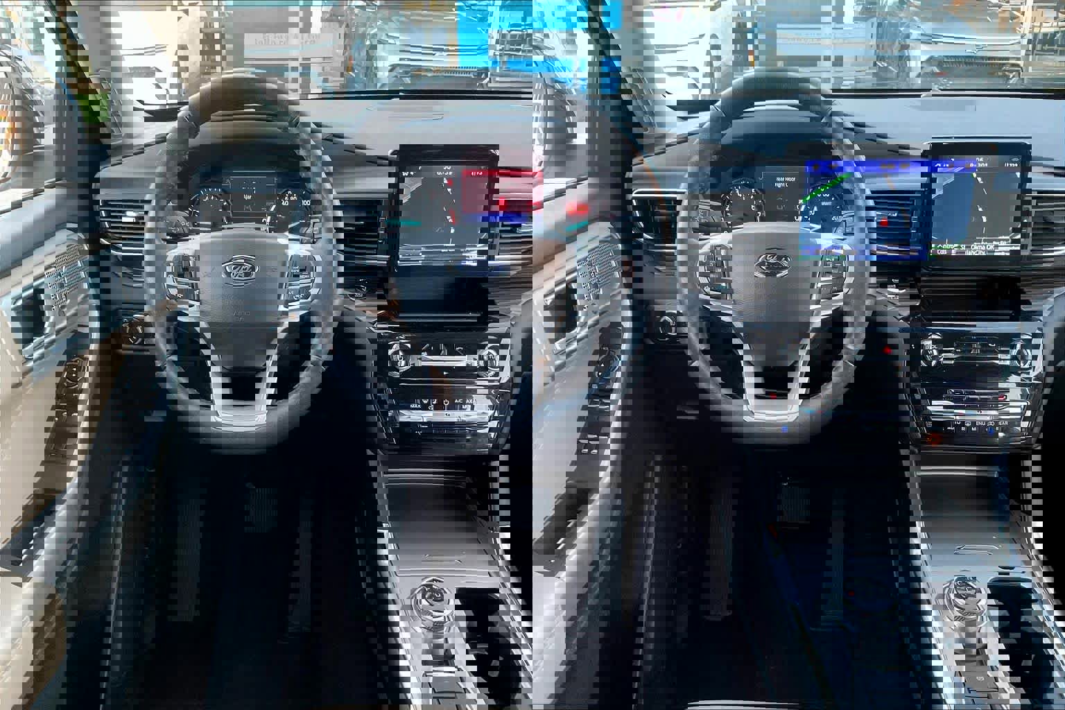 Used 2023 Ford Explorer Limited image 7