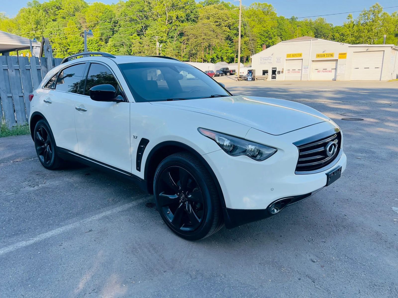 Used 2016 INFINITI QX70 AWD image 3