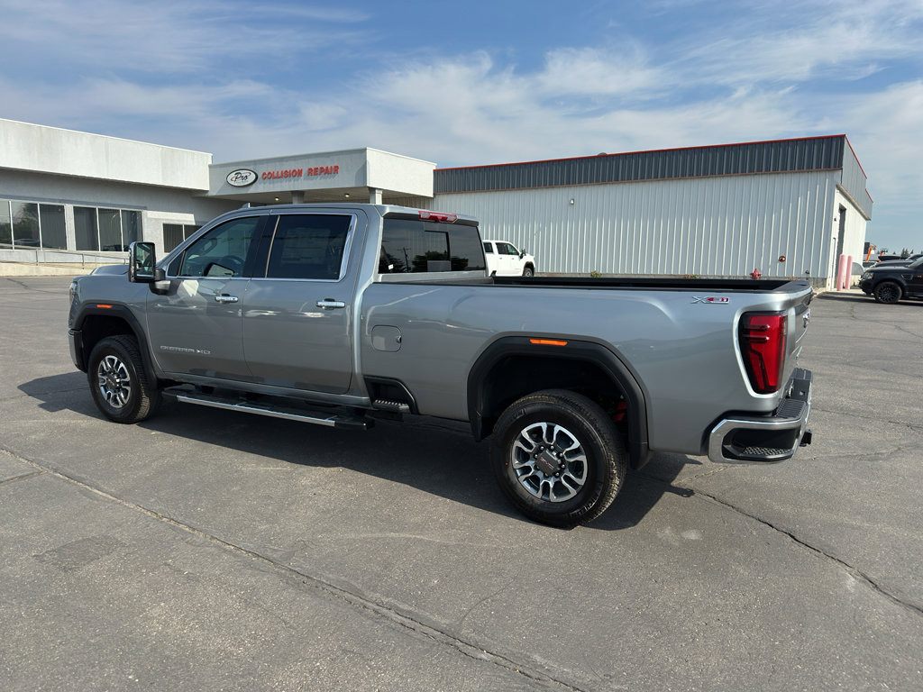New 2025 GMC Sierra 3500 SLT w/ SLT Premium Package image 4