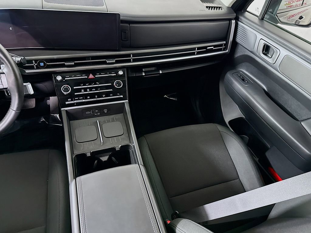 Used 2025 Hyundai Santa Fe SE image 26