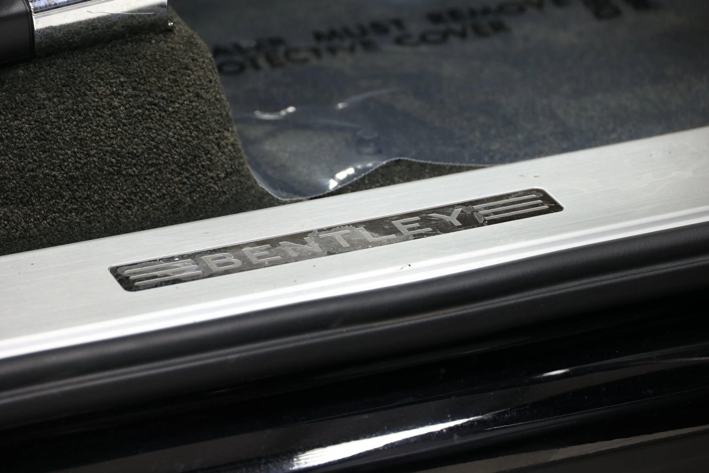 Used 2017 Bentley Bentayga image 90