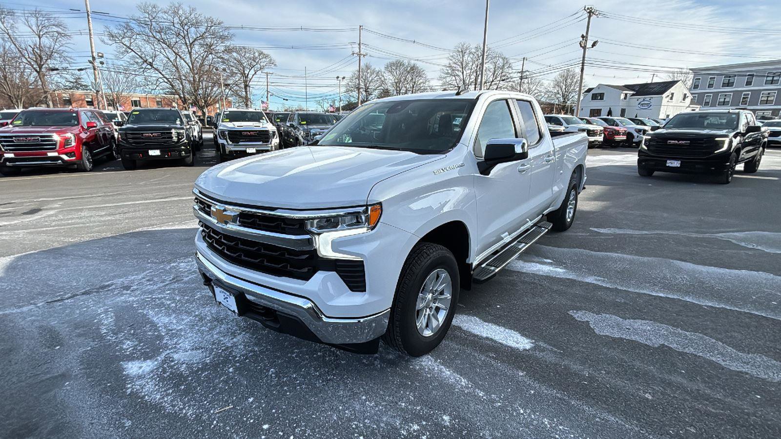 Used 2023 Chevrolet Silverado 1500 LT image 3