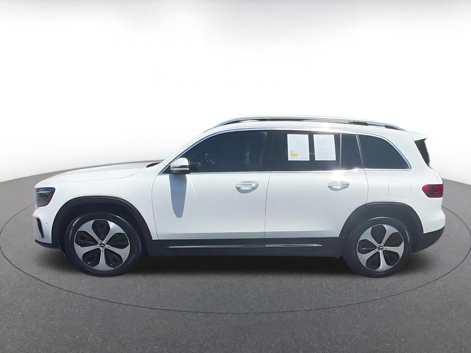 Used 2025 Mercedes-Benz GLB 250 image 9