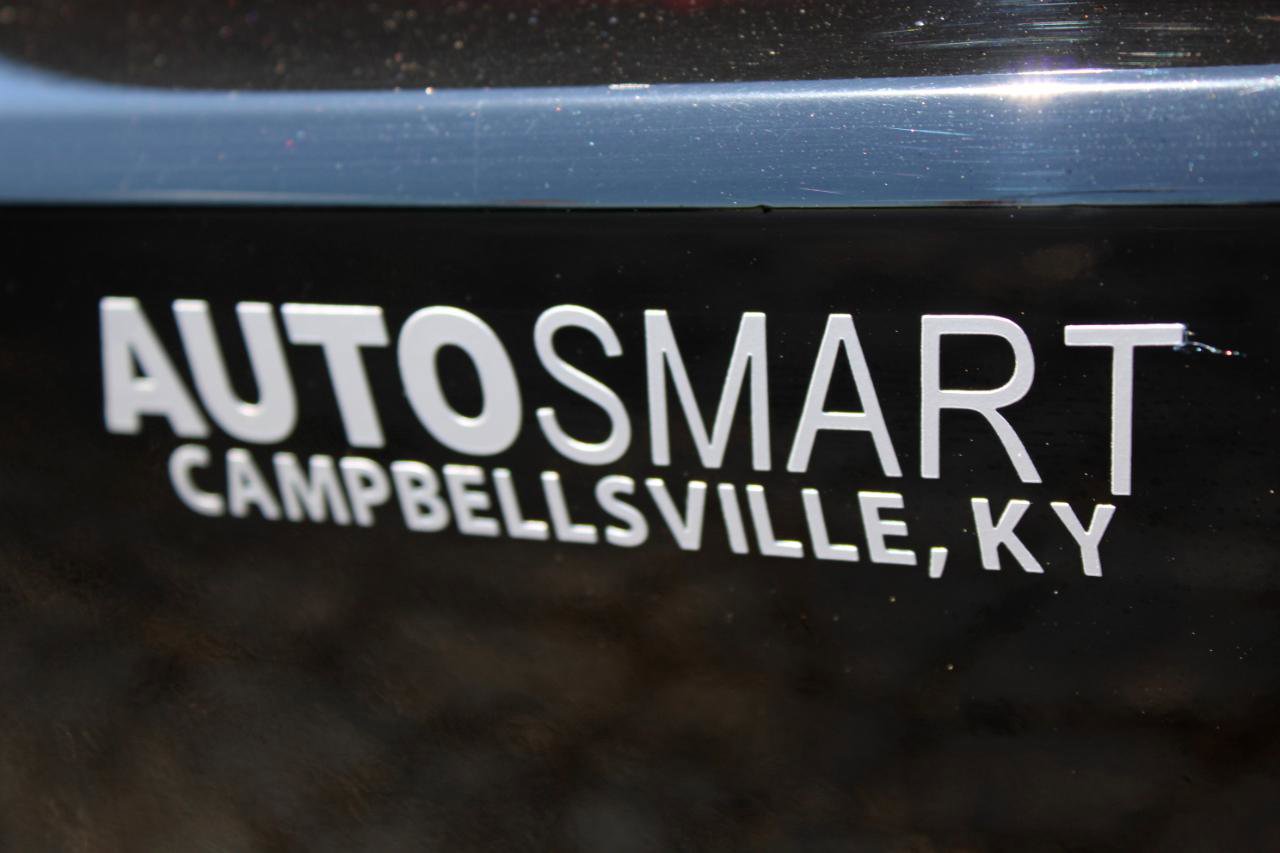 Used 2014 Dodge Challenger SXT RWD image 6