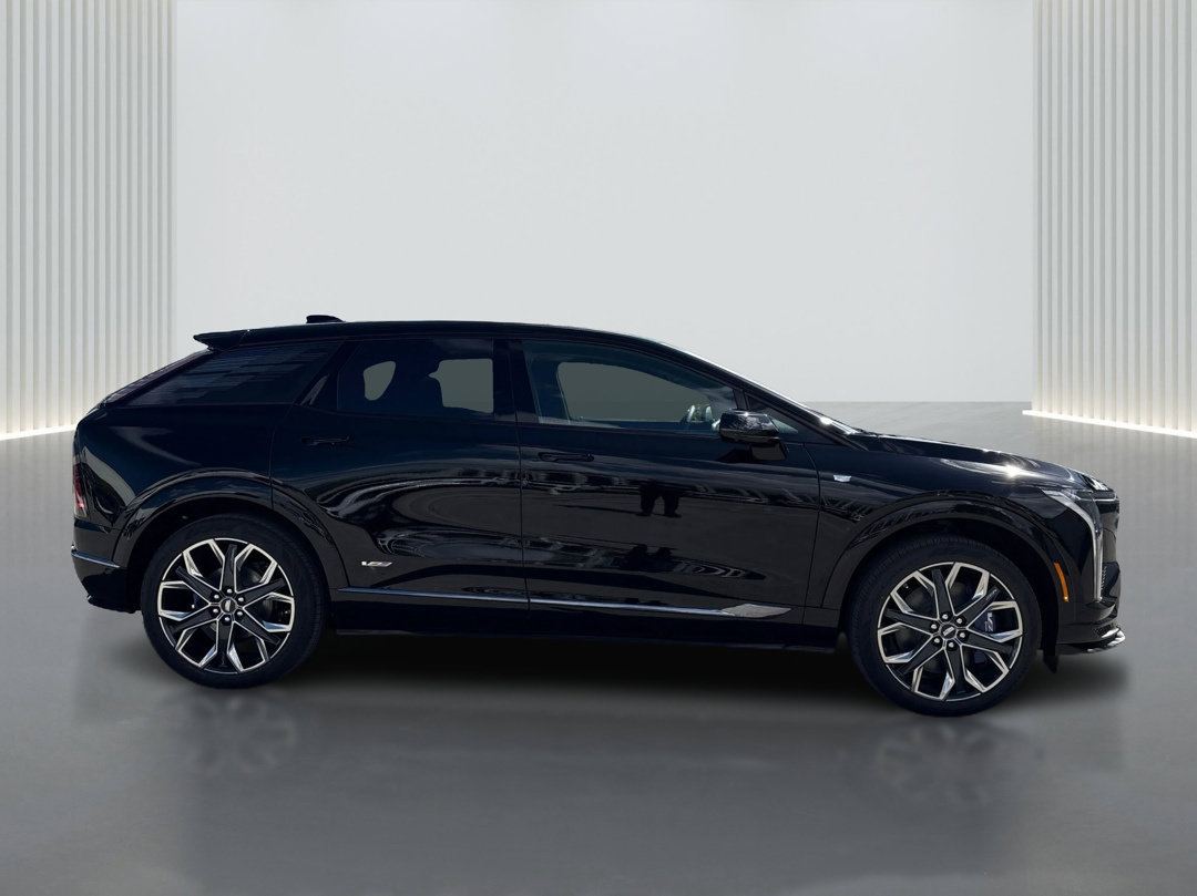 New 2026 Cadillac Optiq V AWD/4WD image 4