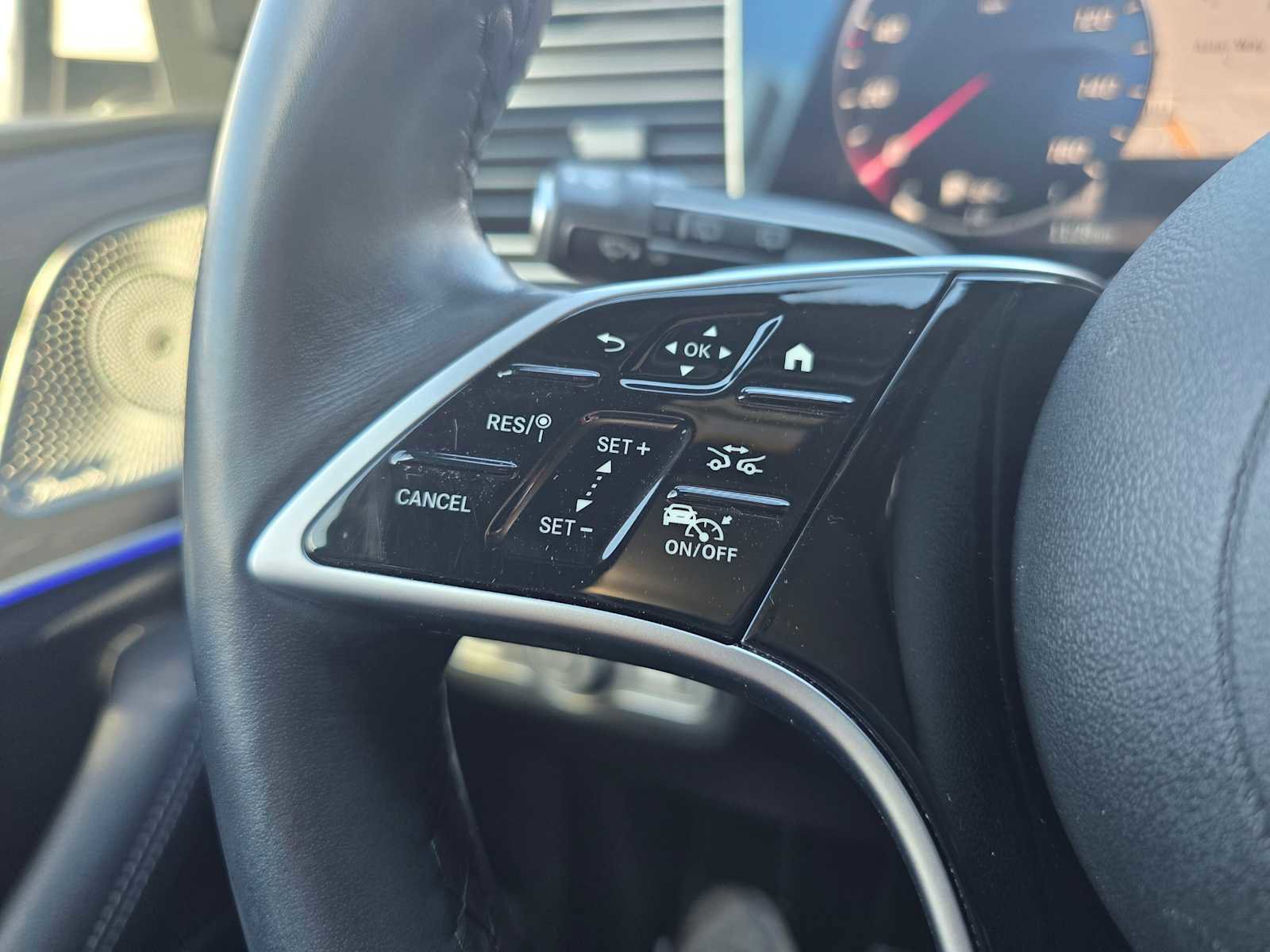 Used 2024 Mercedes-Benz GLS 450 4MATIC image 35