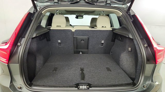 New 2026 Volvo XC40 B5 Plus w/ Climate Package AWD/4WD image 39
