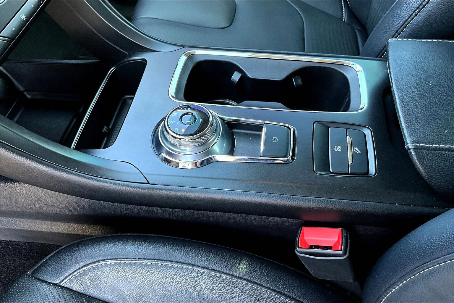 Used 2018 Ford Fusion Titanium FWD image 18