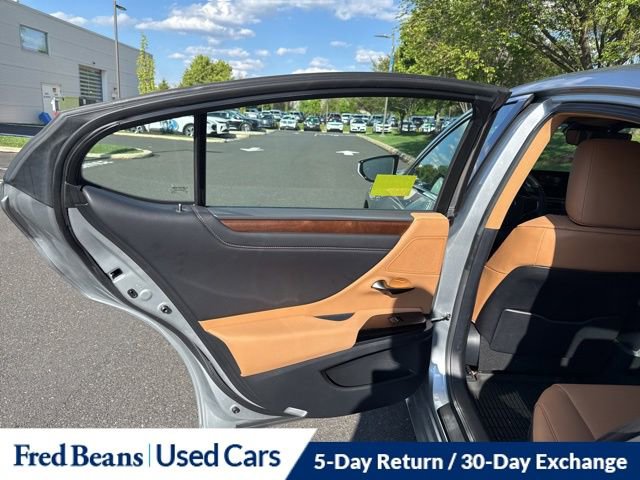 Used 2024 Lexus ES 350 w/ Premium Package FWD image 12