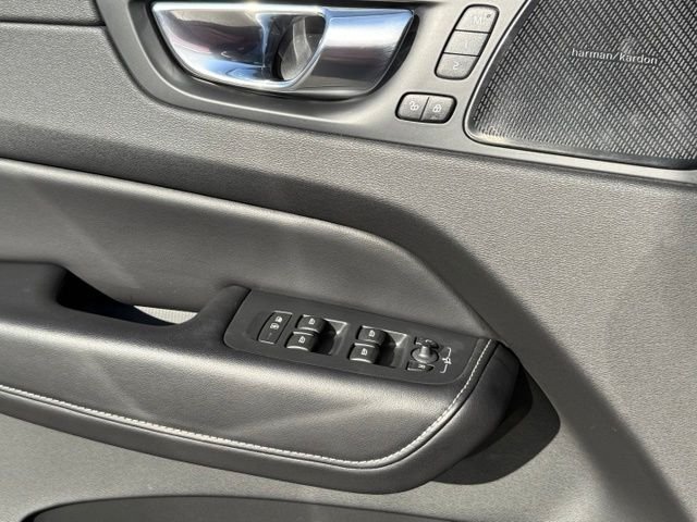 Used 2019 Volvo XC60 T6 R-Design AWD/4WD image 18