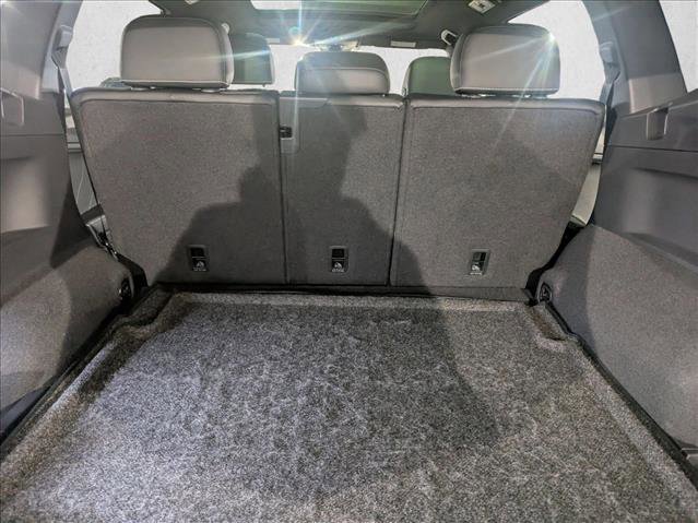 Used 2024 Volkswagen Tiguan SE R-Line image 6