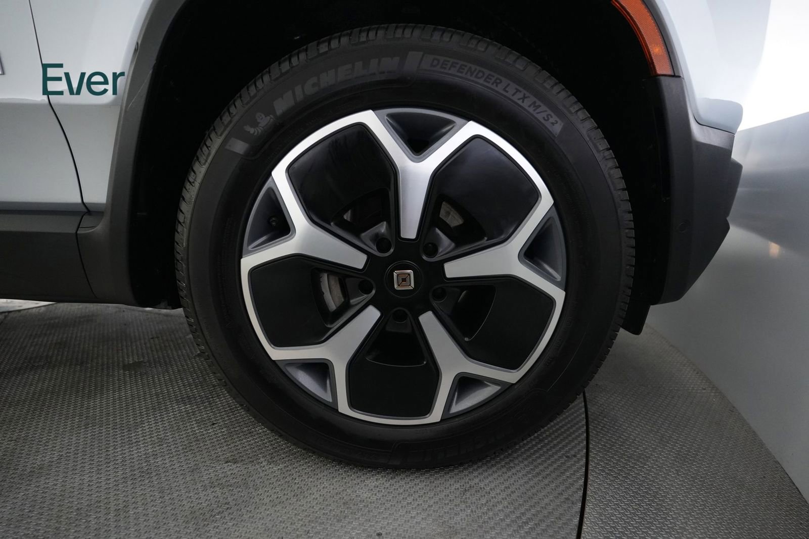 Used 2024 Rivian R1T Adventure AWD/4WD image 20