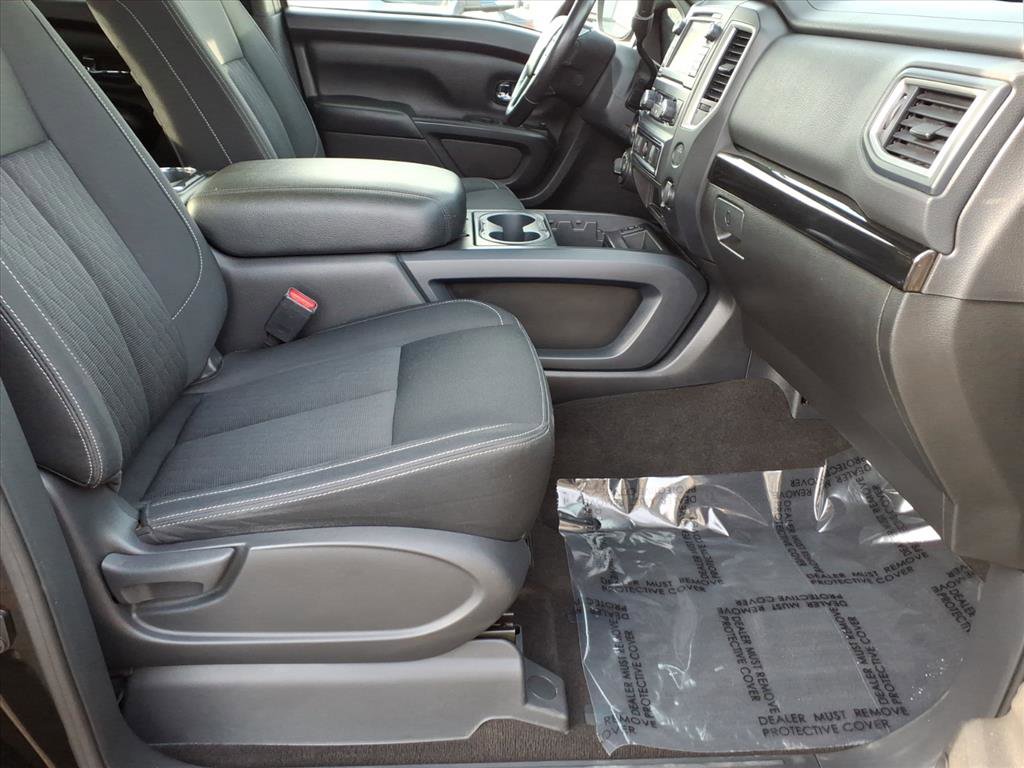 Used 2018 Nissan Titan SV w/ SV Convenience Package image 11