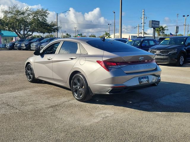 Used 2022 Hyundai Elantra SEL image 5