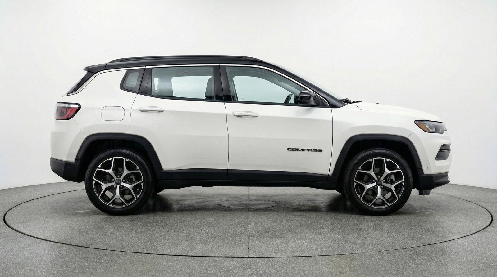 Used 2025 Jeep Compass Limited image 11