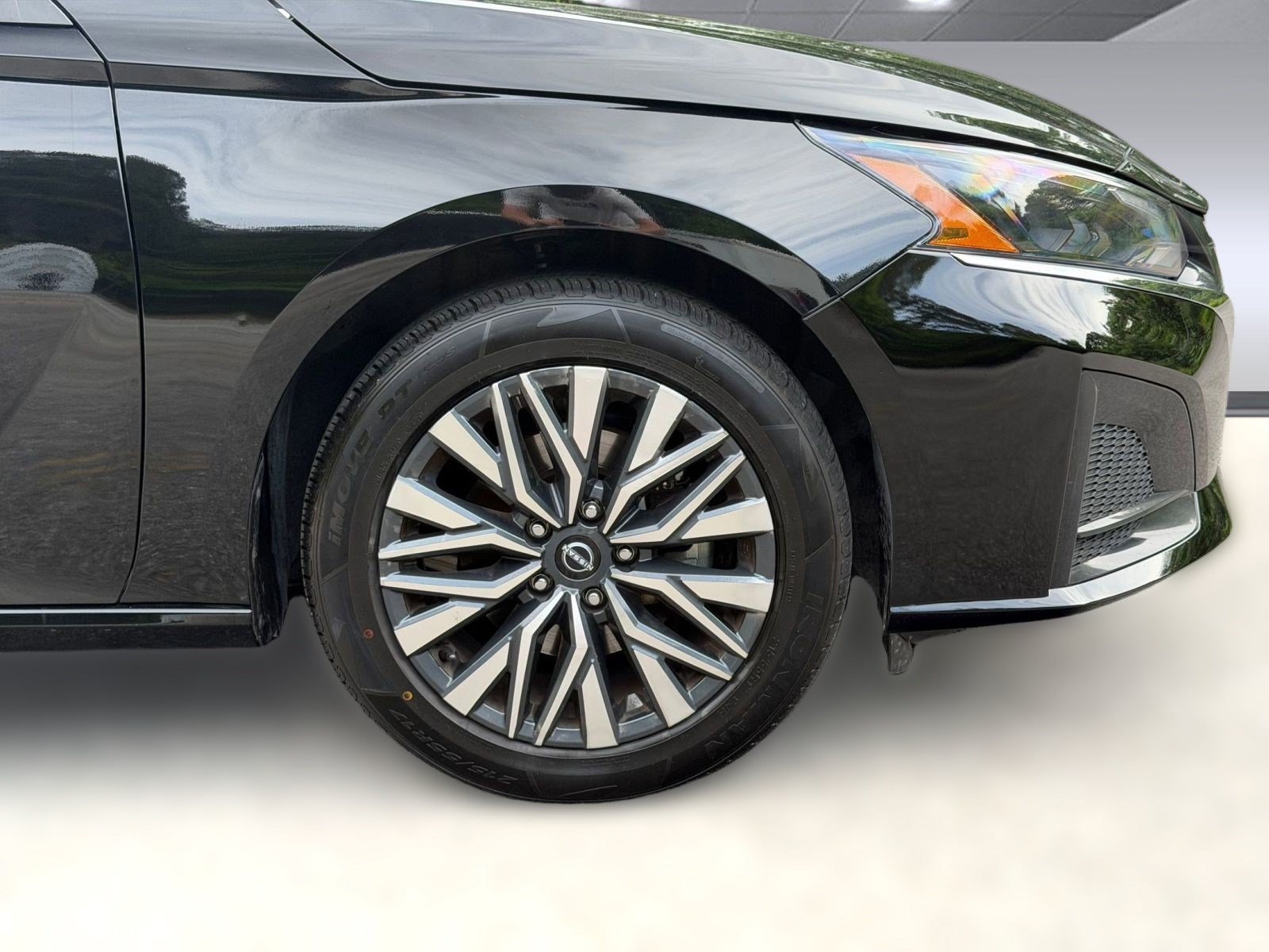 Used 2024 Nissan Altima 2.5 SV AWD/4WD image 11