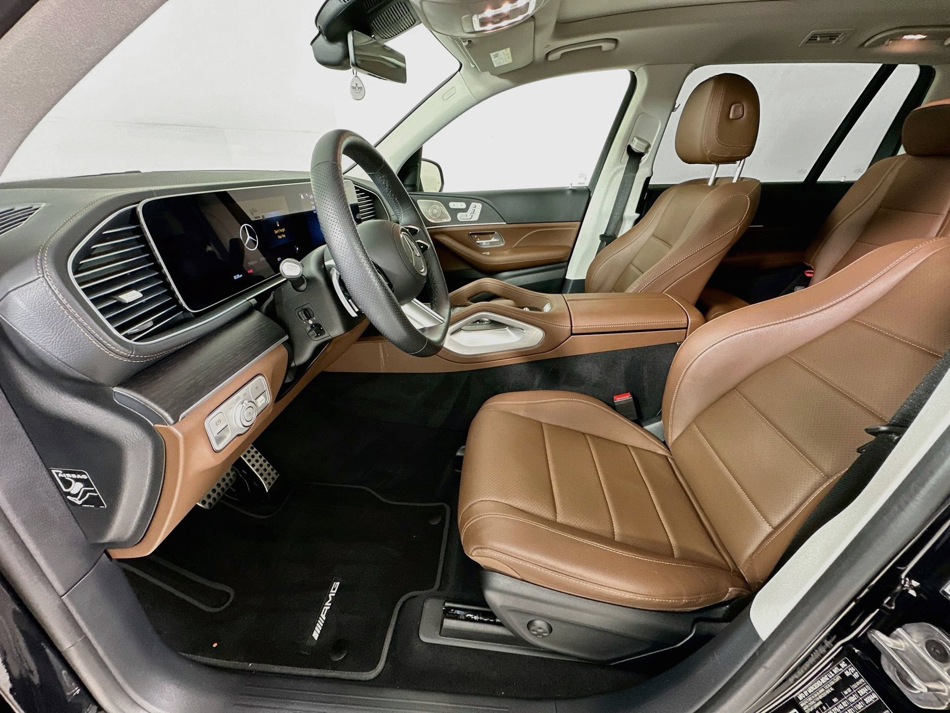 Used 2024 Mercedes-Benz GLS 450 4MATIC image 23