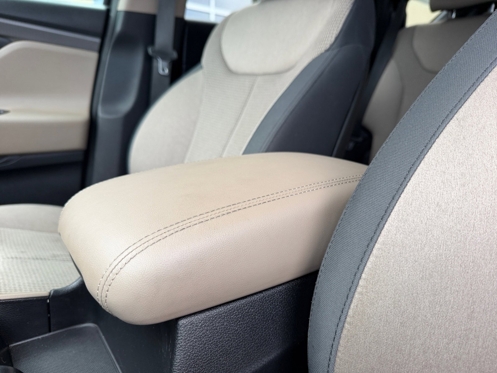 Used 2019 Hyundai Santa Fe SE FWD image 15