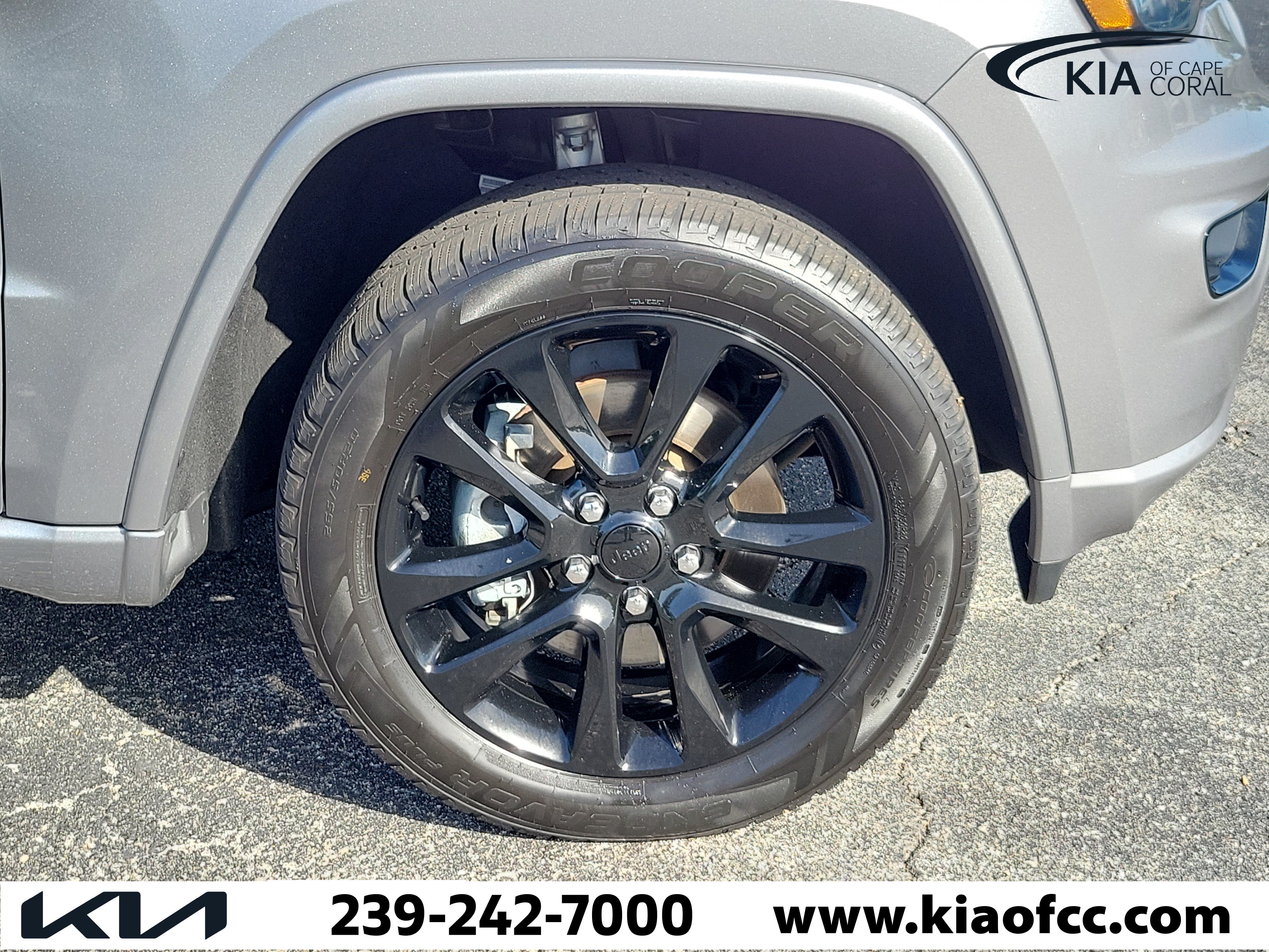 Used 2021 Jeep Grand Cherokee Laredo X RWD image 7